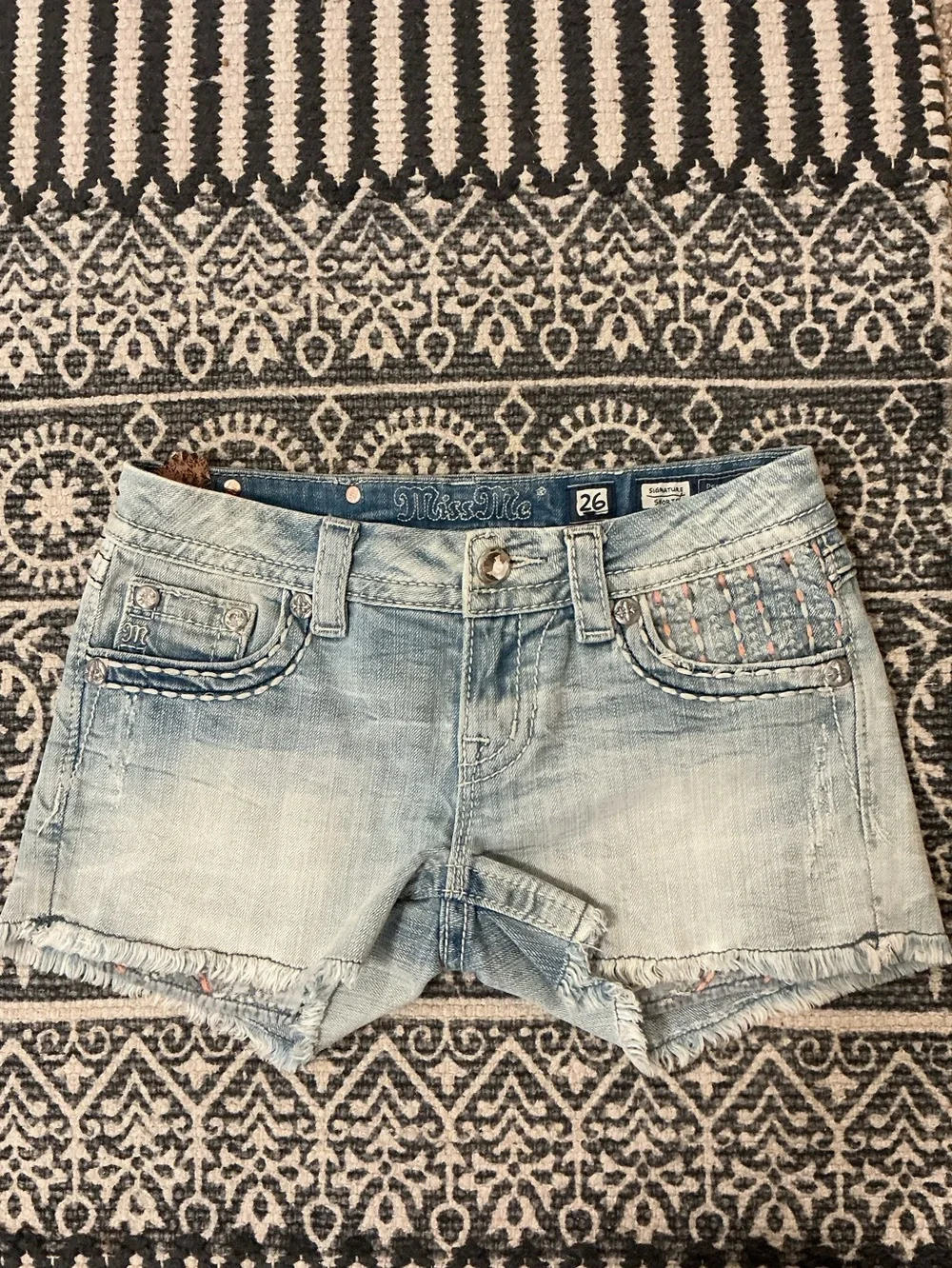 Miss Me Light Wash Denim Shorts - Light Blue sz26